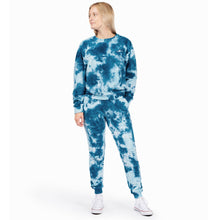 Load image into Gallery viewer, TIE-DYE CREW SWEATSHIRT W/EMBROIDERED SEA TURTLE - BLUES
