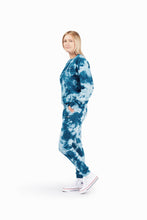 Load image into Gallery viewer, TIE-DYE JOGGER PANT W/EMBROIDERED SEA TURTLE - BLUES